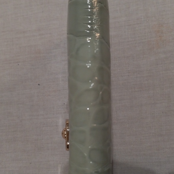 Women's Wallet - Picture 8 of 11